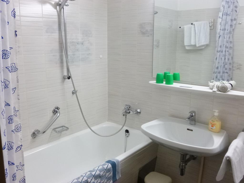 Haus Alpenland Hotell Tannheim Rom bilde